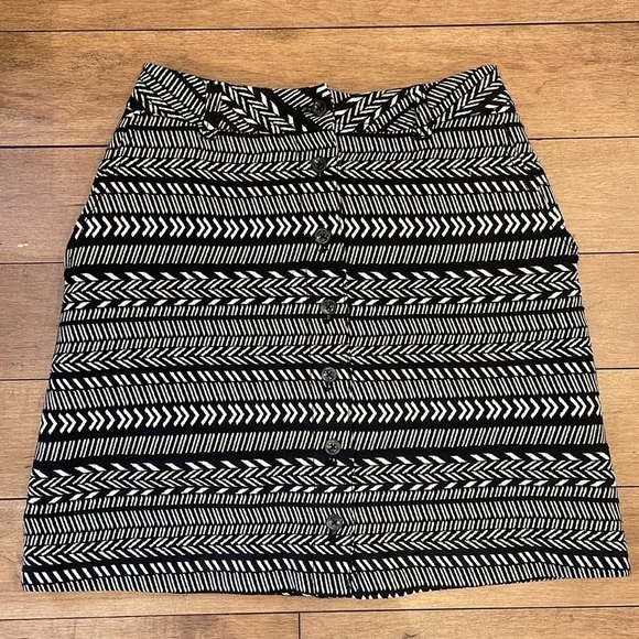 Anthropologie Maeve Fieldnotes button front Black White Tribal Striped Skirt 2 - Picture 6 of 14